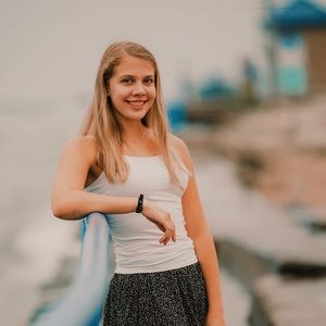 Meet your Posher, Reagan